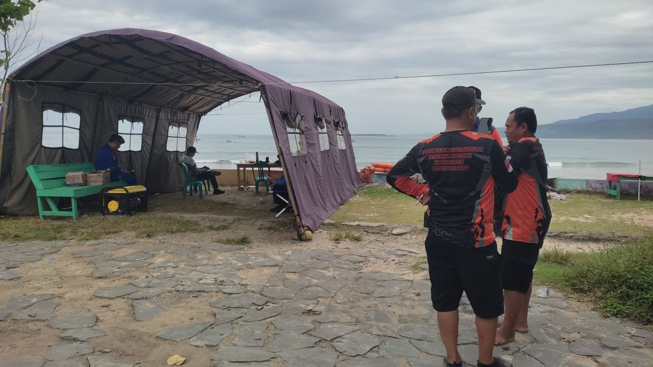 Hari Kedua, Pencarian Korban Terseret Ombak di Pantai Labuhan Jukung Masih Nihil