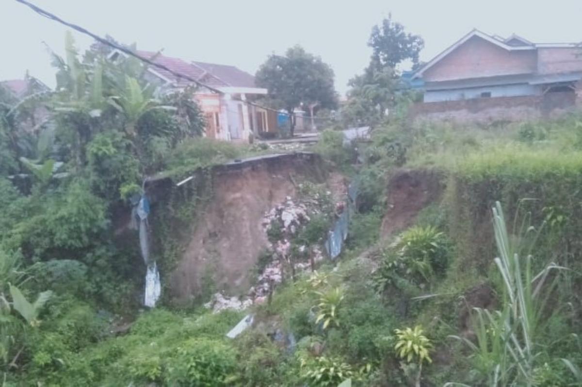 Diguyur Hujan Deras, Warga Khawatir Longsor Pekon Mutaralam Bertambah Parah