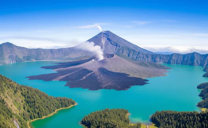 Segara Anak, Permata Biru di Dasar Kaldera Rinjani