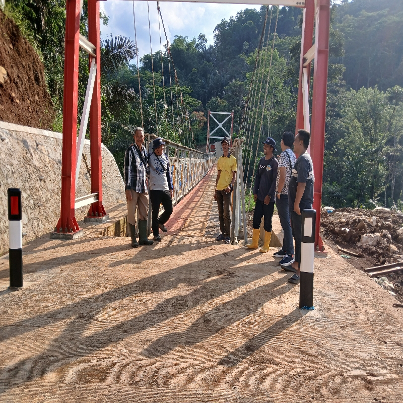 Jembatan Gantung BPJN Penghubung Desa di Lampura Mulai Dinikmati Masyarakat Sekitar
