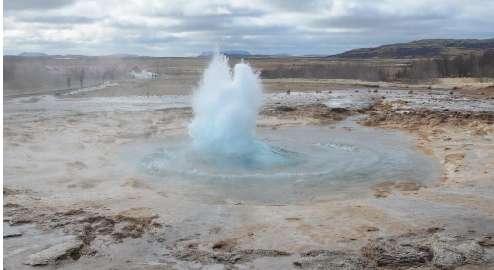Air Belerang: Mengenal Khasiat Alami dan Risiko yang Perlu Dipahami Sebelum Digunakan