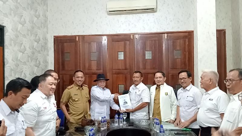 Faishol Djausal Resmi Daftar Calon Ketua KONI Lampung, Serahkan 64 Surat Dukungan