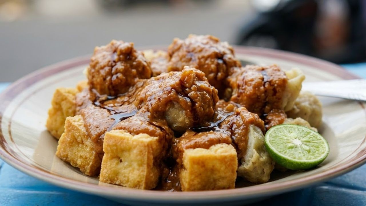 Batagor, Ikon Kuliner Bandung yang Tetap Eksis dan Mendunia