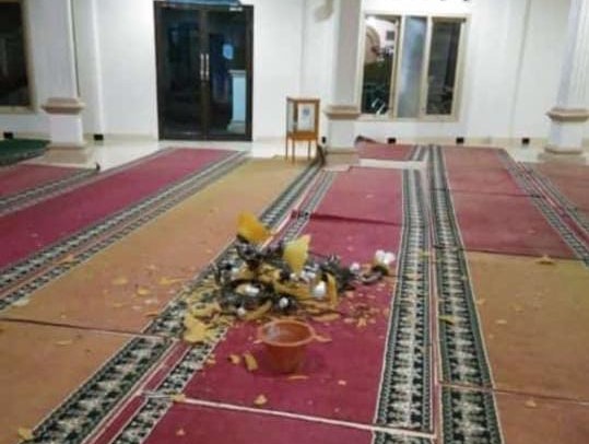 Gempa KAUR Bengkulu Terasa Hingga Liwa, Lampu Hias Masjid Nurul Huda Jatuh