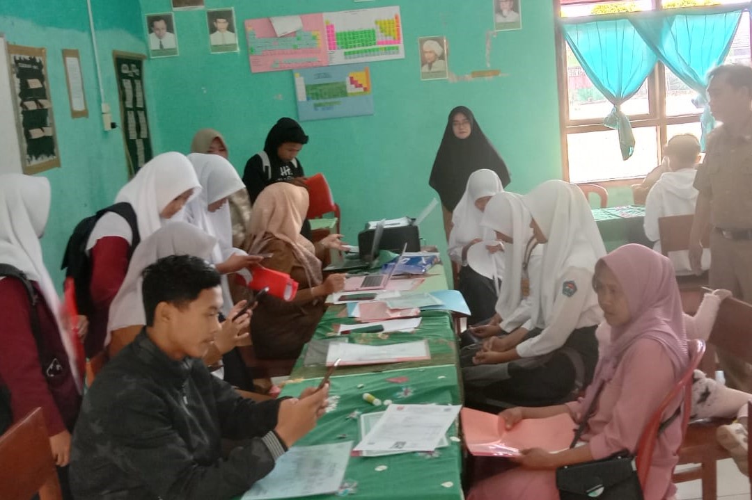 Pembukaan PPDB SMAN 1 Sekincau Diserbu Pendaftar