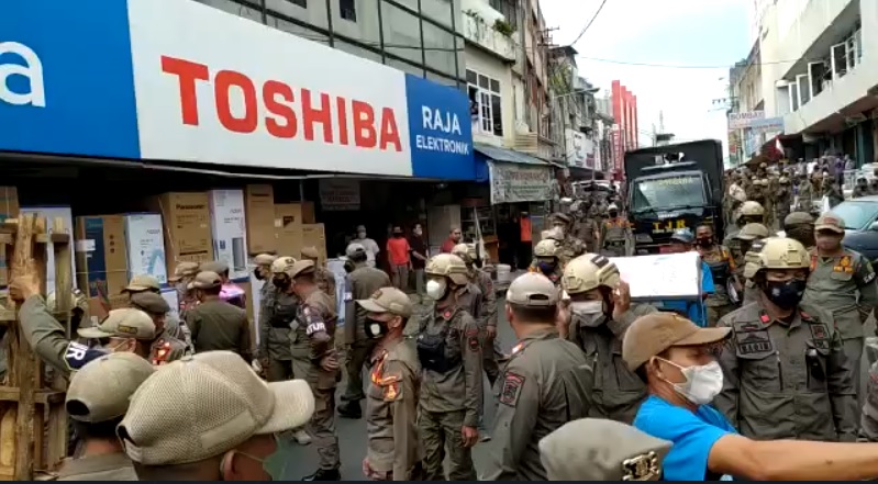 Satpol PP Bandarlampung Tertibkan PKL di Sepanjang Jl. Jend Suprapto