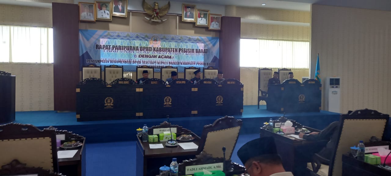 DPRD Pesbar Gelar Paripurna Penyampaian Rekomendasi DPRD Atas LKPj Bupati Pesbar Tahun 2022