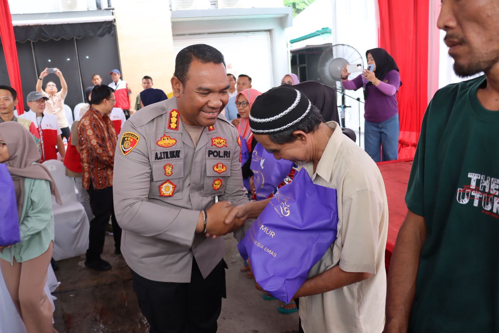 Kapolresta Bandar Lampung Ikut Salurkan Bantuan Sosial di HUT PMI ke-80