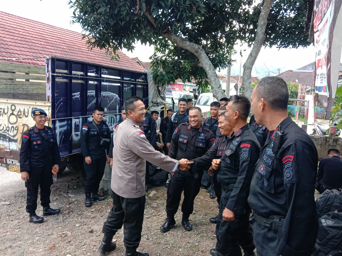 Wakapolres Lampung Barat Sambut Pasukan Brimob Pengamanan Pemilu di Pajar Bulan