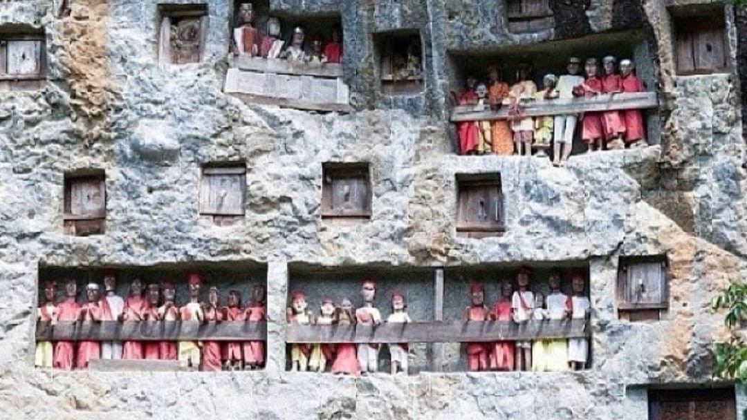 Keunikan Londa dan Lemo: Tradisi Pemakaman Tebing Suku Toraja