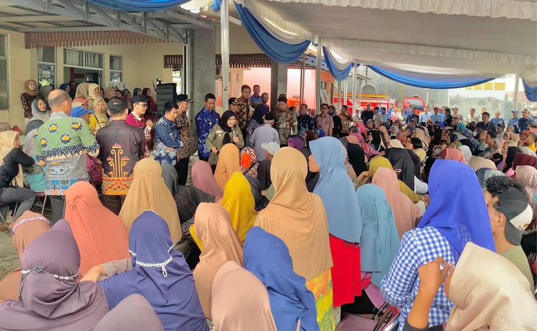 Kecamatan Sukarame Salurkan Bantuan Beras Gratis untuk Warga