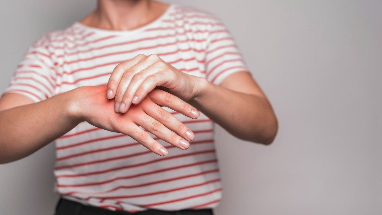 Tangan Kebas dan Kesemutan: Pahami Penyebab, Bahaya, dan Cara Mengatasinya