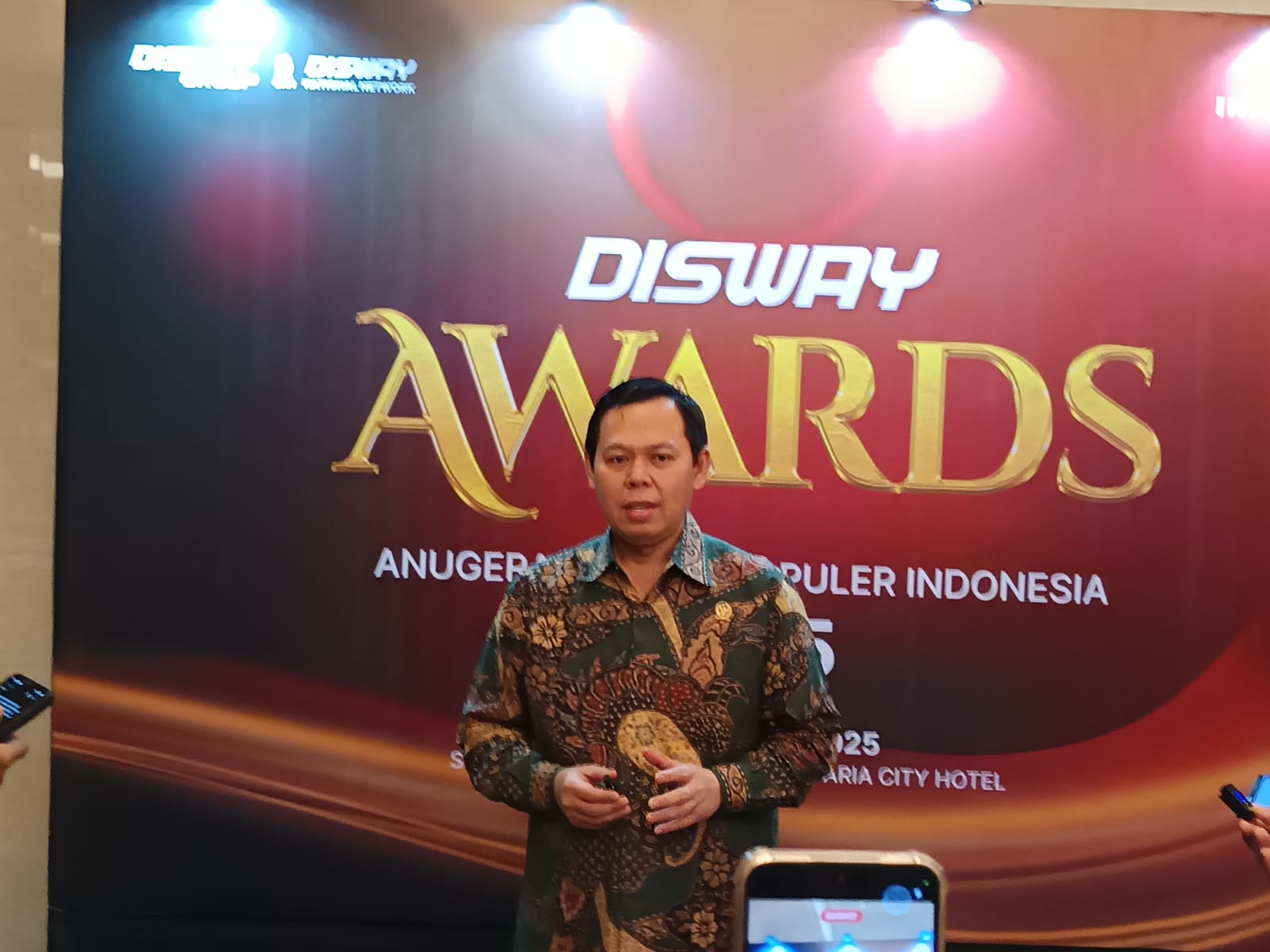 Ketua DPD RI Puji Disway Award 2025, Tekankan Pentingnya Produk Lokal