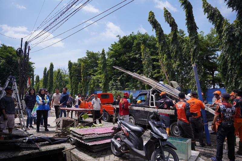 Wali Kota Bandar Lampung, Melakukan Pembongkaran Sejumlah Saluran Drainase di Kecamatan Panjang