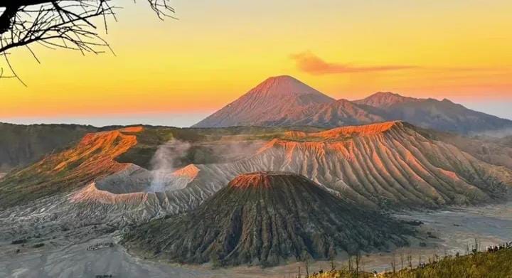 Gunung Bromo, Panorama Alam Megah dan Tradisi Abadi Masyarakat Tengger