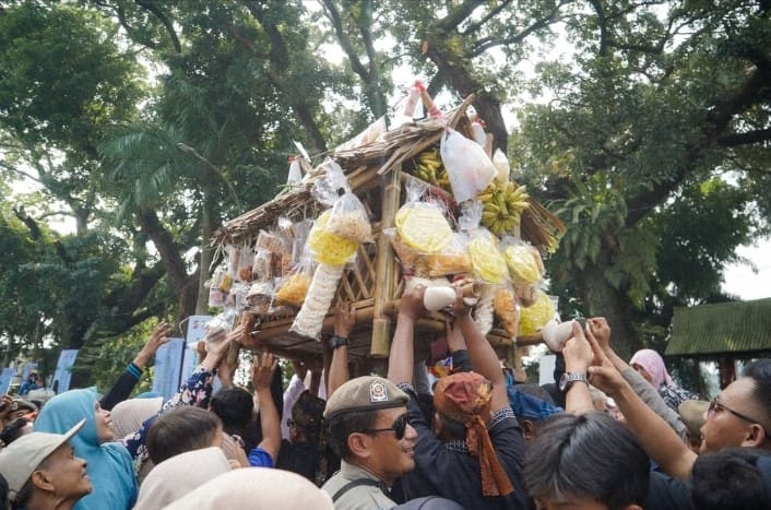 Upacara Adat Dongdang Masyarakat Sunda di Banten