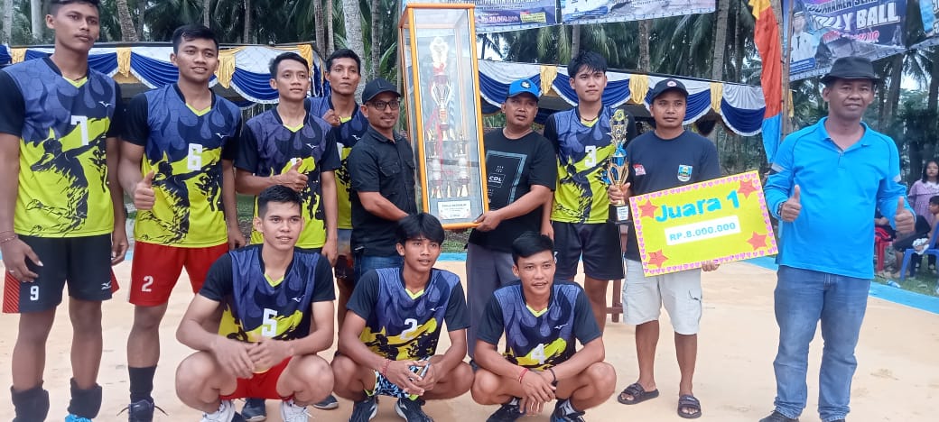 Puma Pekon Marang Berhasil Juarai Turnamen Bola Voli Pekon Walur
