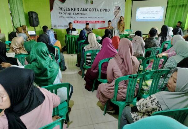 Syukron Minta Wali Murid Lapor Jika Masih Ada Pungutan Biaya Komite di SMAN/SMKN.