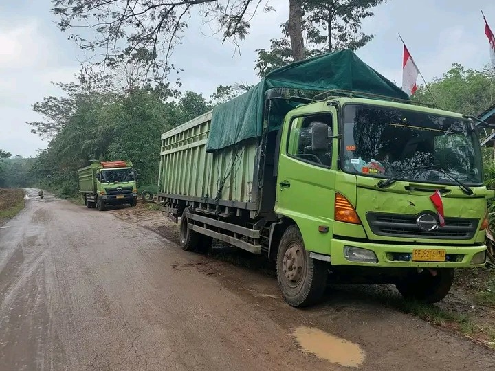 Masyarakat di Tiga Kecamatan Minta Pemkab Waykanan Tertibkan Angkutan Over Kapasitas
