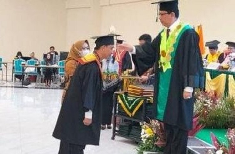 Perdana UIN Raden Intan Lampung Mewisuda Mahasiswa Non Muslim, Ini Kata Rektor