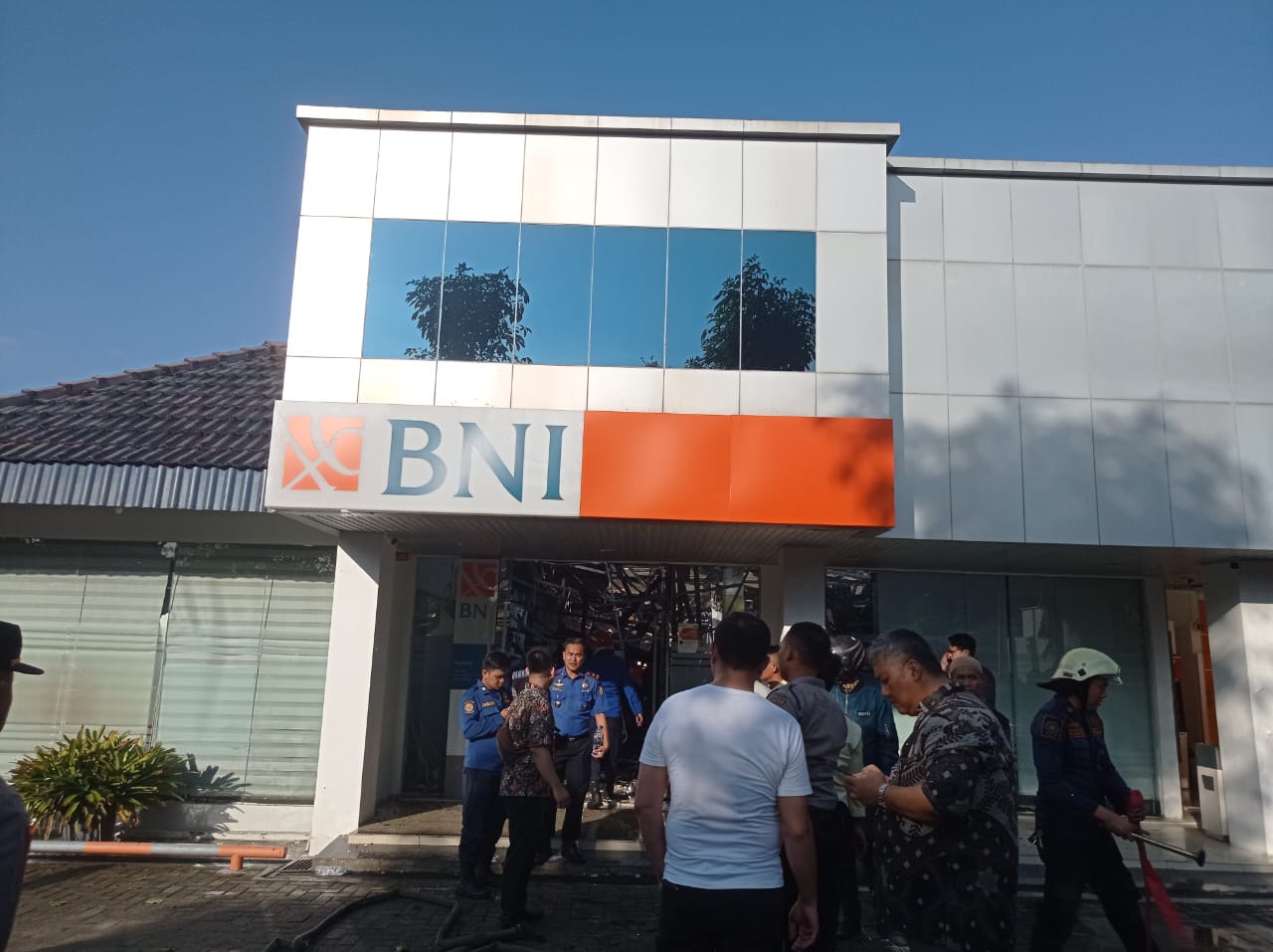 Genset Meledak, Kantor BNI Cabang Enggal Terbakar