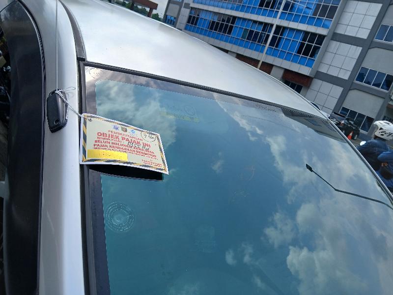 Pemprov Lampung pasang Stiker di Kendaraan yang Menunggak Pajak