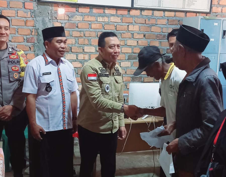 Salurkan BLTDD di Mutaralam, Nowo Berharap Bantuan Mampu Dongkrak Ekonomi Warga 