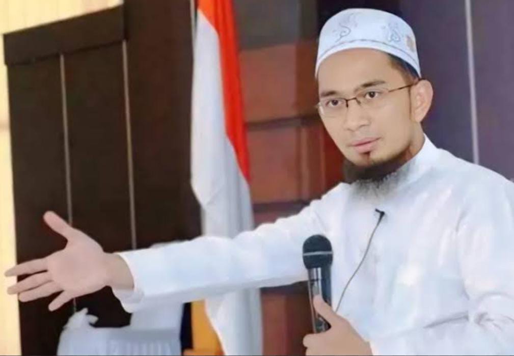 Pesan Ustadz Adi Hidayat, Amalan Ini Bisa Menghindarkanmu dari Segala Marabahaya