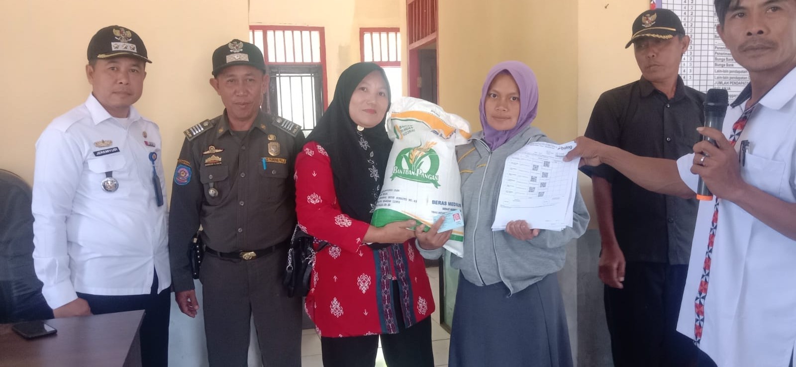 Pekon Tebapering Raya Distribusikan Bansos Beras CPP ke 157 KPM 