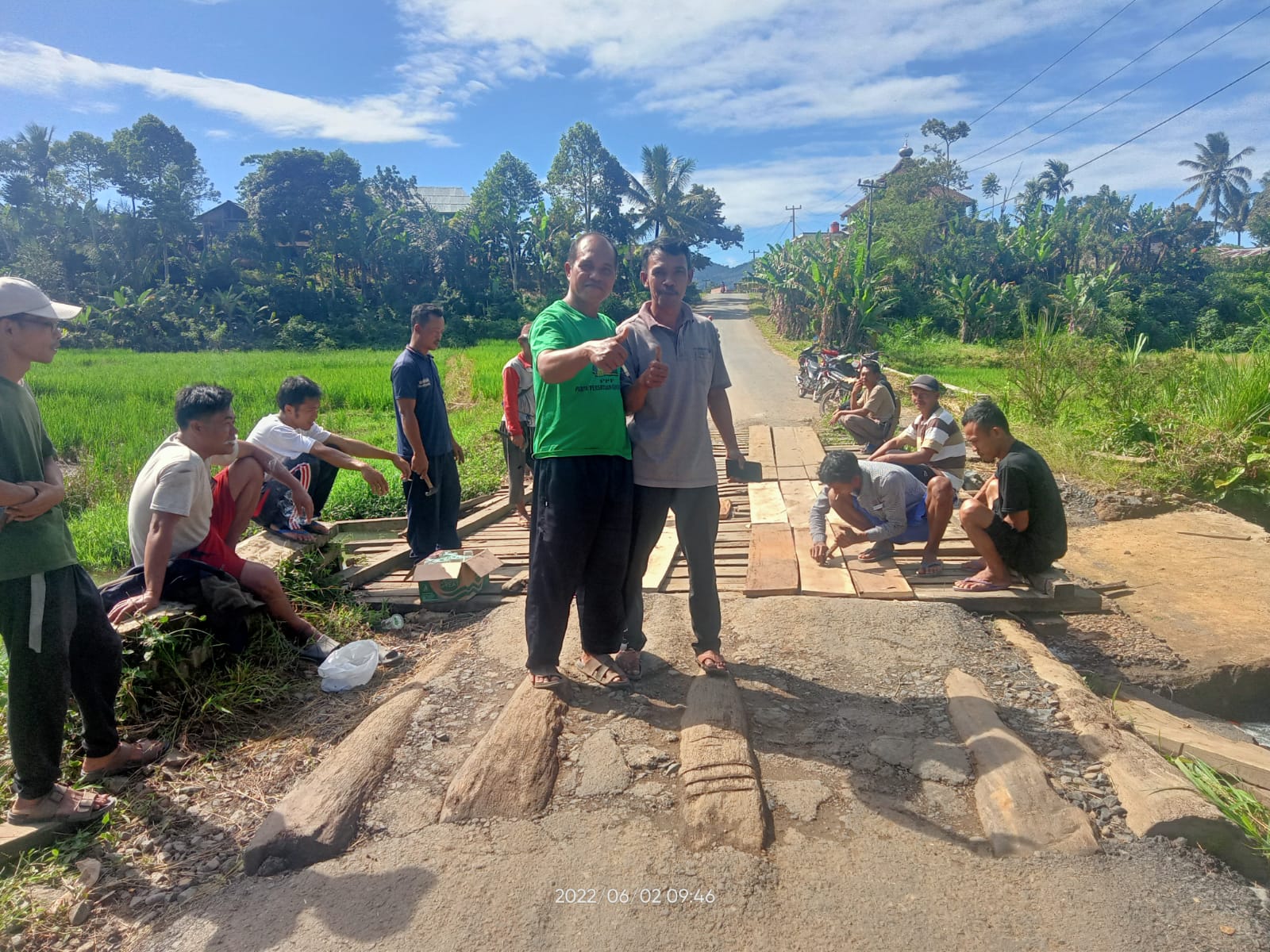 Boimin Berpartisipasi Lakukan Pemeliharaan Jembatan Darurat Air Ringkih 