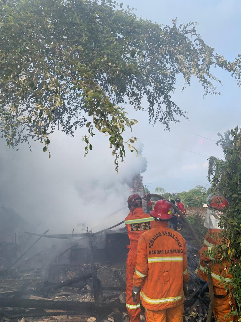 Tidur Lelap, Rumah Habis Dilahap Si Jago Merah