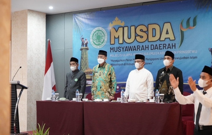 Musda III, KH. Hambali Didapuk Jadi Ketua MUI Pringsewu