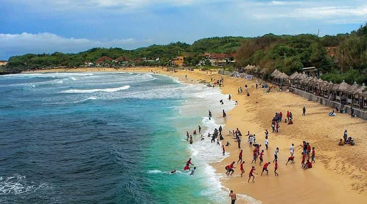 8 Pantai Cantik yang Belum Banyak Dijamah Wisatawan