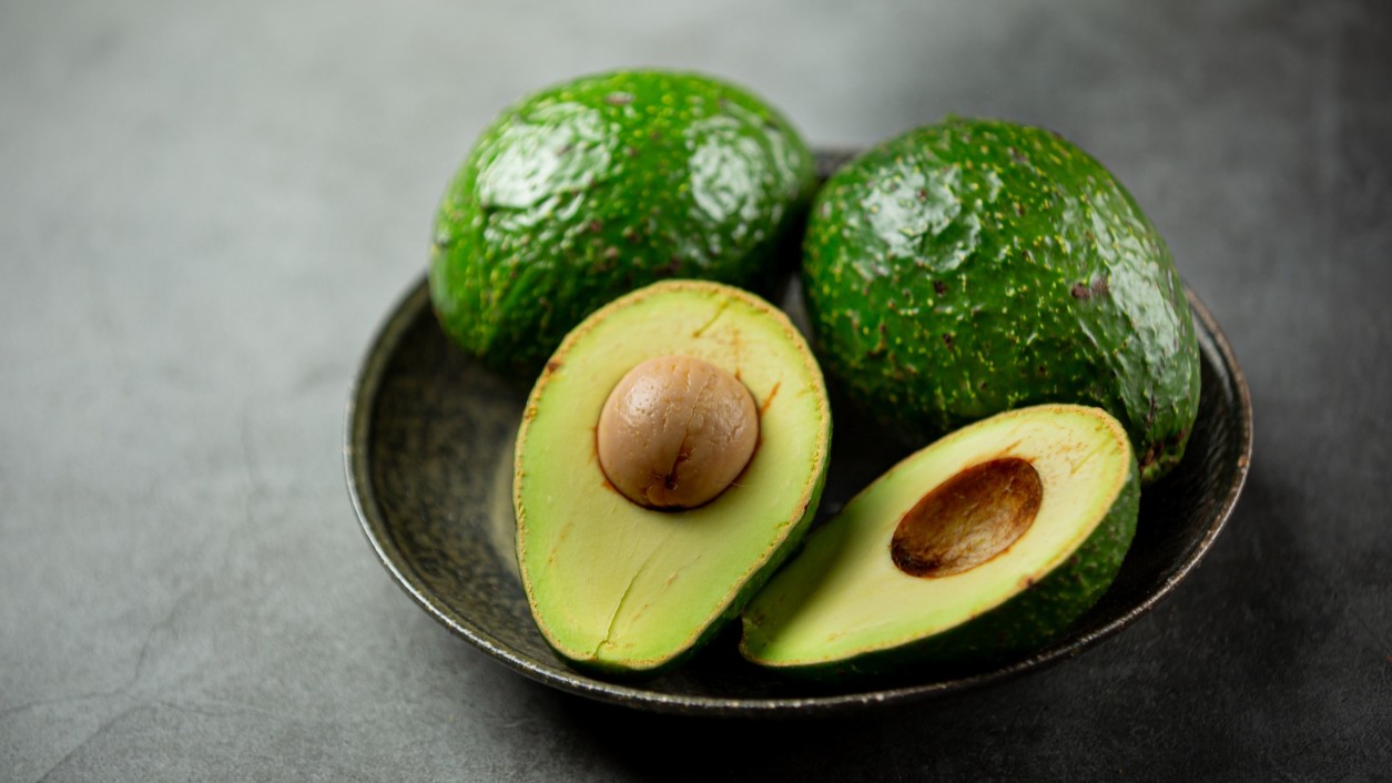 Tips Menyimpan Alpukat Agar Tidak Cepat Busuk – Trik Nomor 3 Jarang Diketahui!