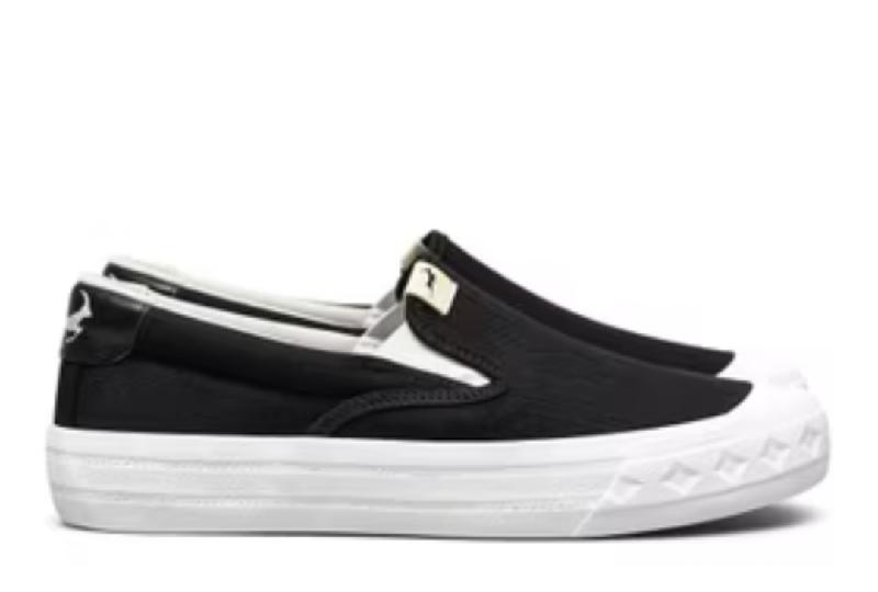 Sepatu Slip-On Buatan Lokal Paling Banyak Peminat di 2025