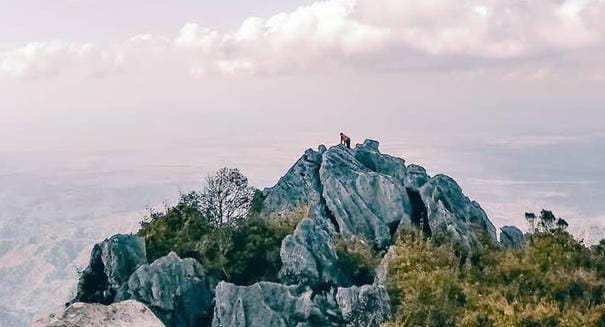 Menaklukkan Dinding Batu Fatule’u, Antara Adrenalin, Mitos, dan Panorama Kupang