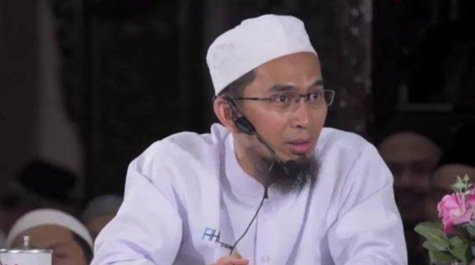 Ustadz Adi Hidayat : Jauhkan Benda Ini Jika Ingin Malaikat Pembawa Rezeki Masuk Rumah Anda