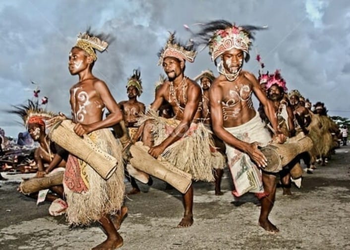 Tari Sajojo: Sejarah, Makna, Keunikan, dan Properti Khas dari Papua