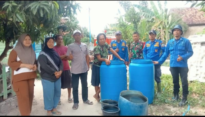 Damkarnat  Posko Jatiagung Salurkan 4000 liter Air Bersih Bagi Warga Dusun Candimas II Kecamatan Natar