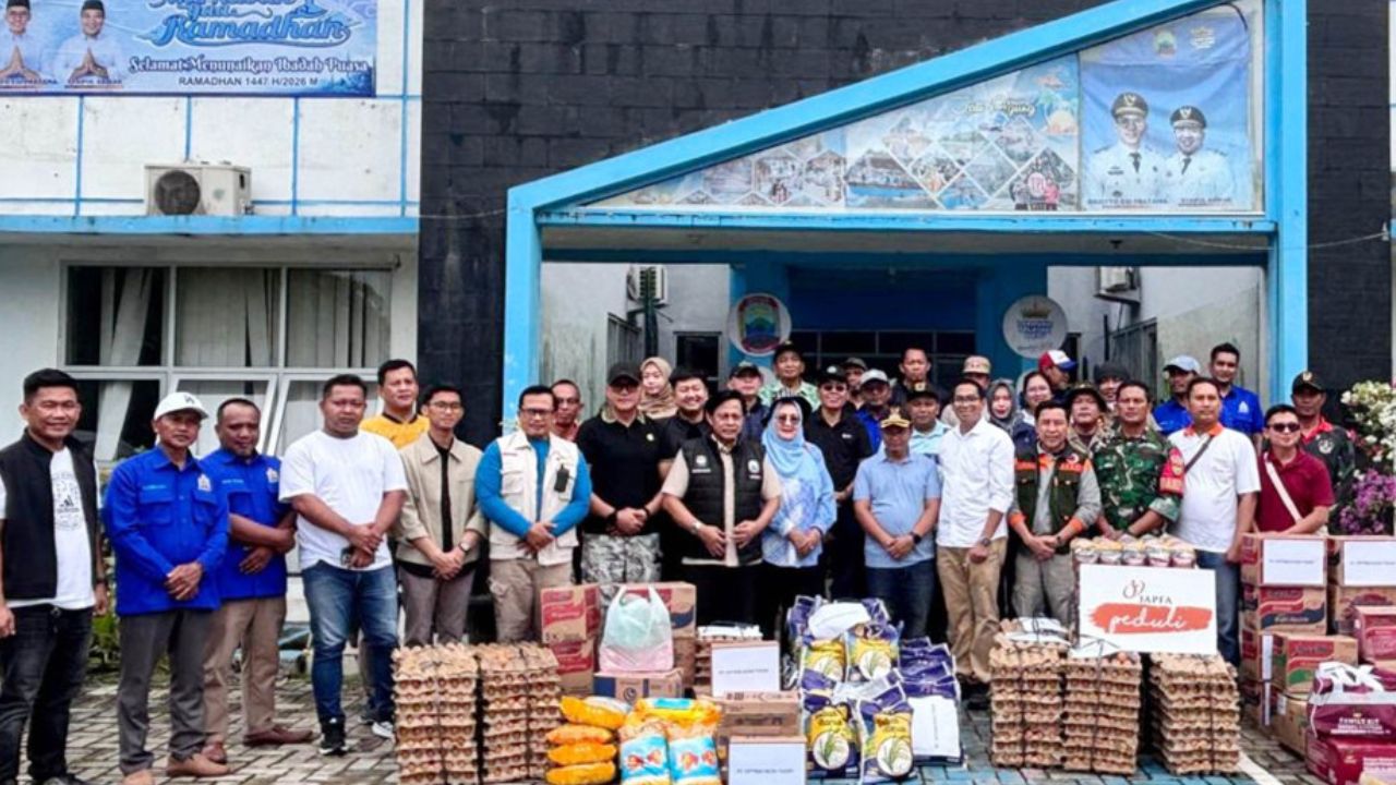 1.175 KK Korban Banjir di Lampung Selatan Terima Bantuan Sembako