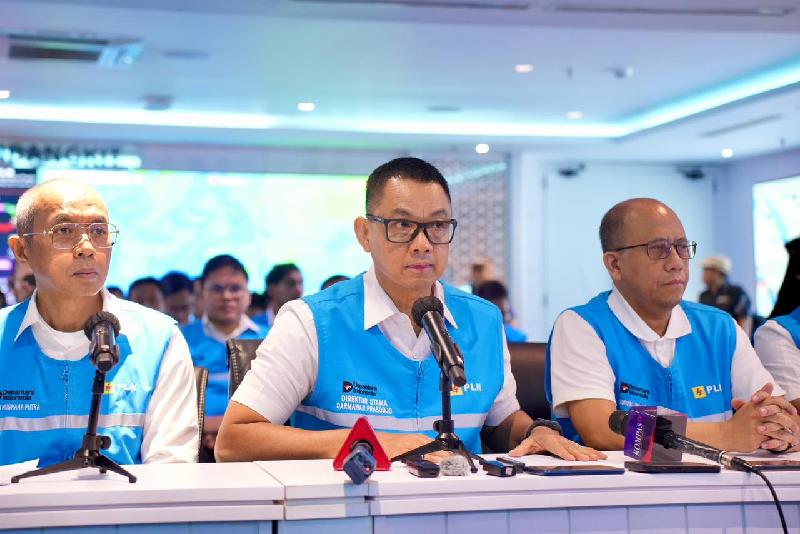 Gangguan SUTET di Jambi, PLN All Out Pulihkan Listrik di Sumatra