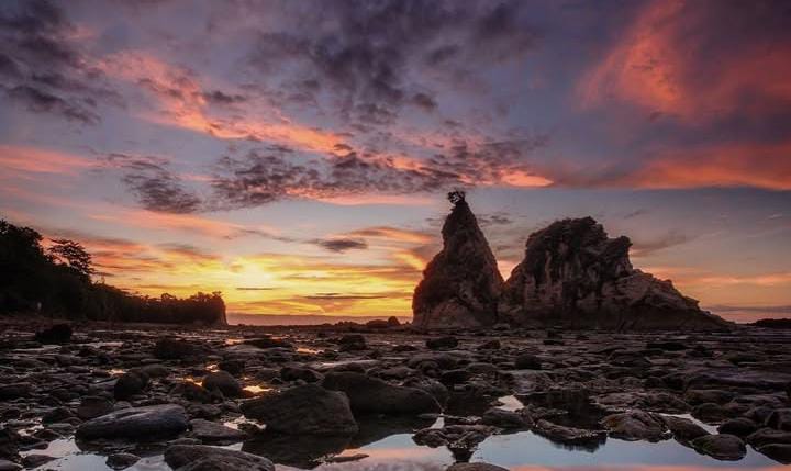 Pesona Sawarna, Surga Bahari dan Petualangan di Ujung Selatan Banten