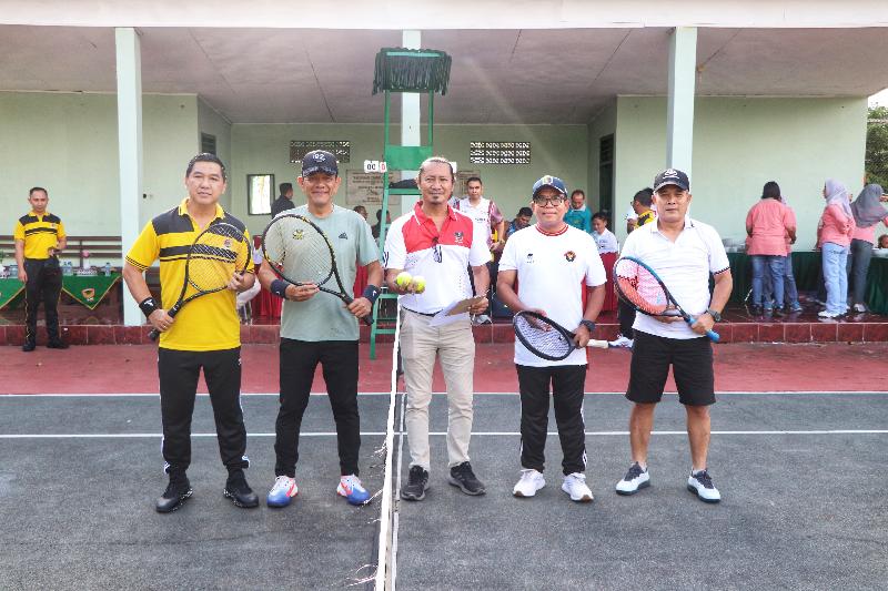 Pj Gubernur Lampung Buka Turnamen Tenis Danrem Cup, Ajak Junjung Tinggi Sportivitas