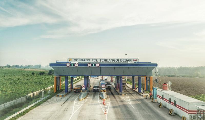 Lonjakan Kendaraan ke Pelabuhan Bakauheni Picu Kepadatan di Tol Bakter