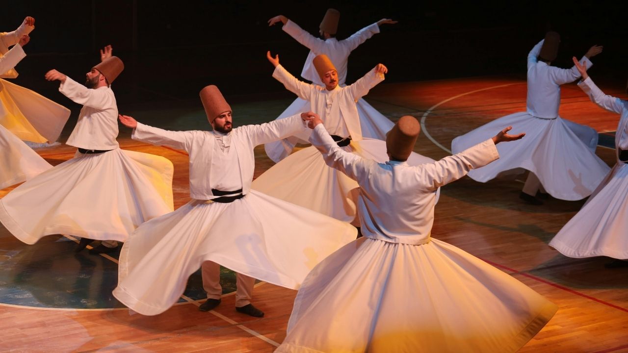 Tarian Sufi: Spiritualitas dalam Gerak dan Putaran
