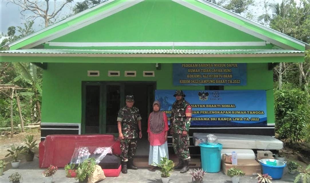 Selain Bedah Rumah, Kodim 0422/LB Salurkan Bantuan Perabotan Rumah