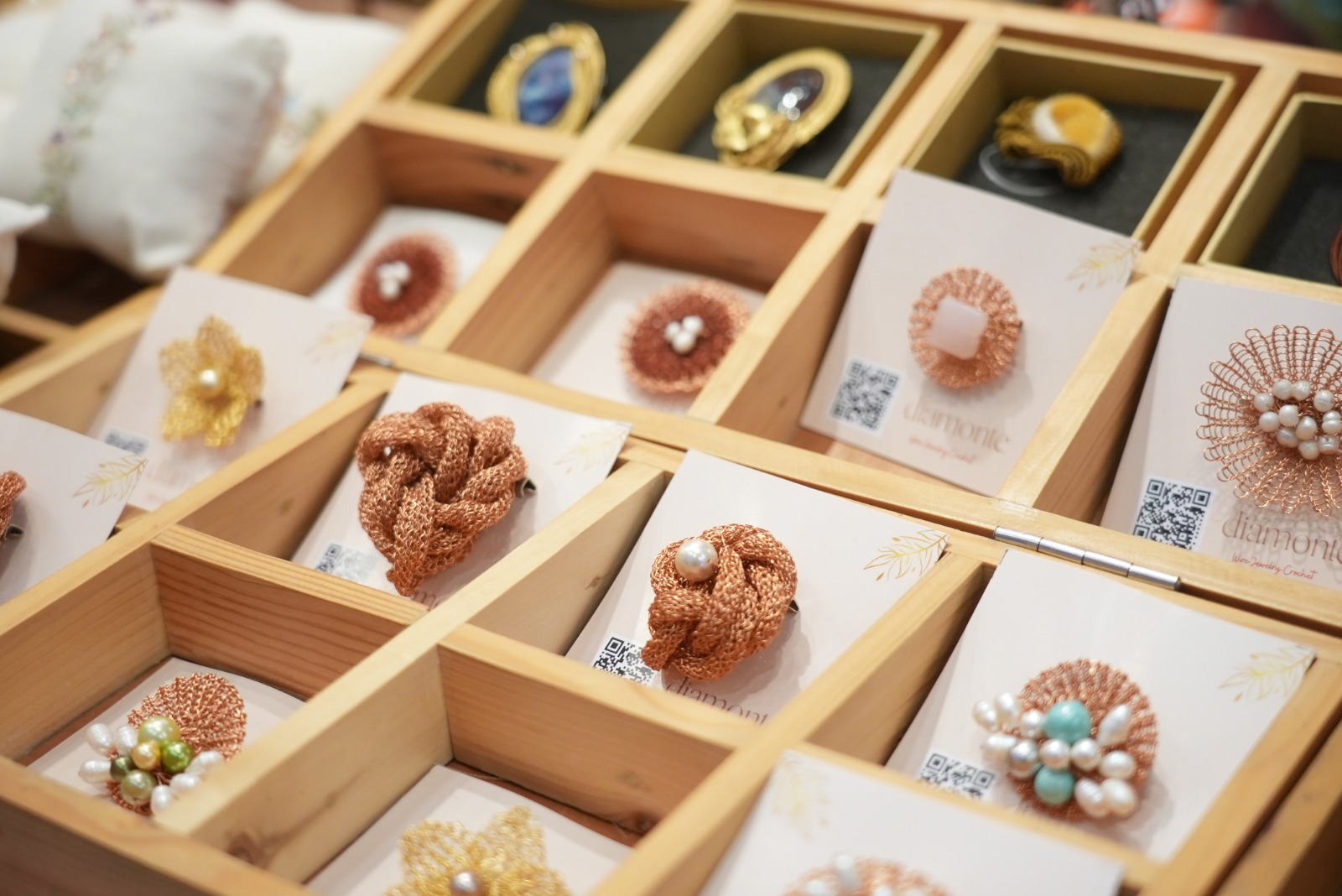 Perhiasan Tembaga Karya UMKM Mojokerto Tembus Pasar Global Berkat Dukungan BRI