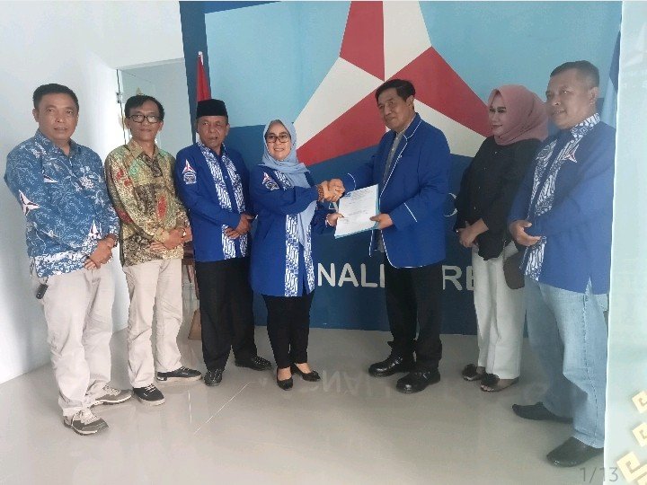 Wakil Ketua DPD Demokrat Lampung I Wayan Dirpha Daftarkan Diri Sebagai Bakal Calon Bupati Lampung Barat 