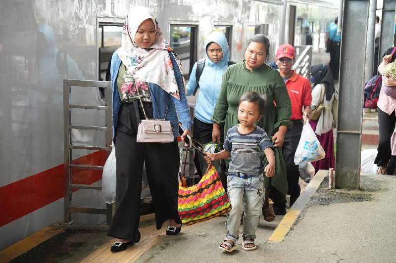 Divre IV Tanjung Karang Sukses Layani 89.610 Pelanggan Selama Angkutan Lebaran, Ketepatan Waktu Capai 100%