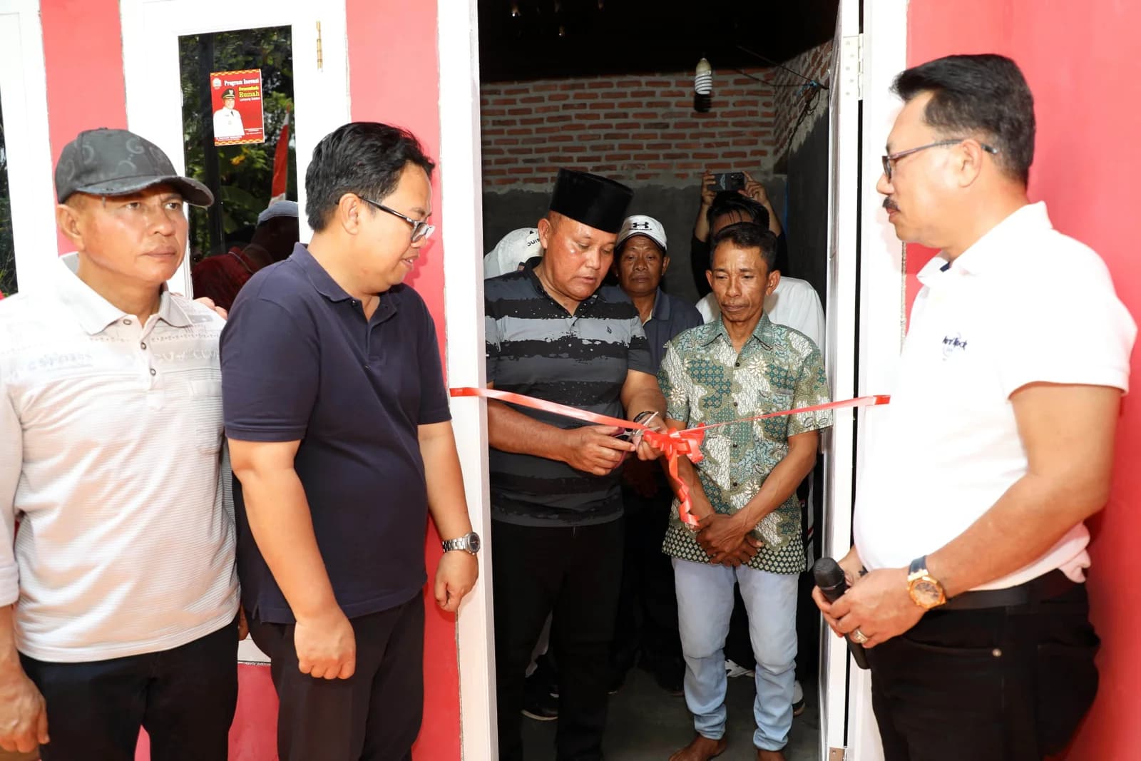 10 Warga Katibung Dapat Bantuan Bedah Rumah dari Pemkab Lampung Selatan